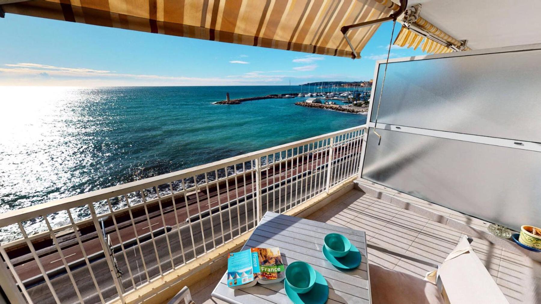 Appartement Le Chateau St Louis - Giotto - Studio Climatise Avec Agreable Terrasse Directement Face A La Mer Mae-5584 *